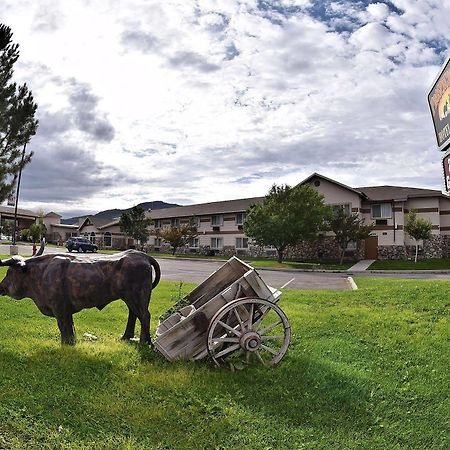 Prospector Hotel & Casino Ийли Екстериор снимка