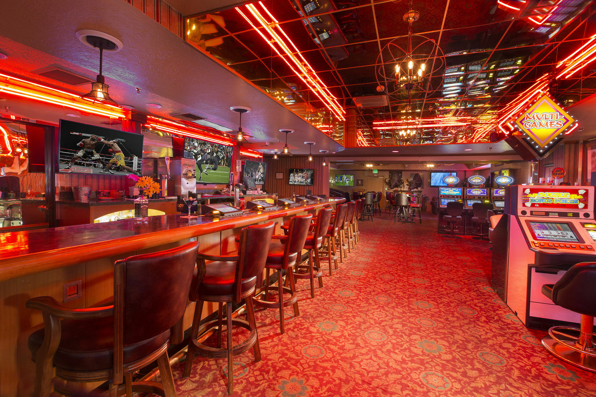 Prospector Hotel & Casino Ийли Екстериор снимка